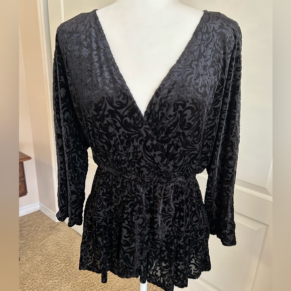 Anthropologie Black Burnout Velvet Top - Picture 3 of 9